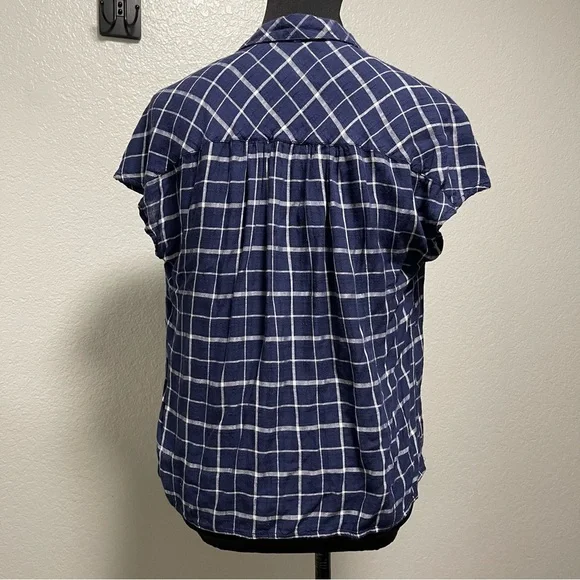 Universal Thread Women’s Short Sleeve Button Up Plaid Top SMALL - Picture 4 of 5